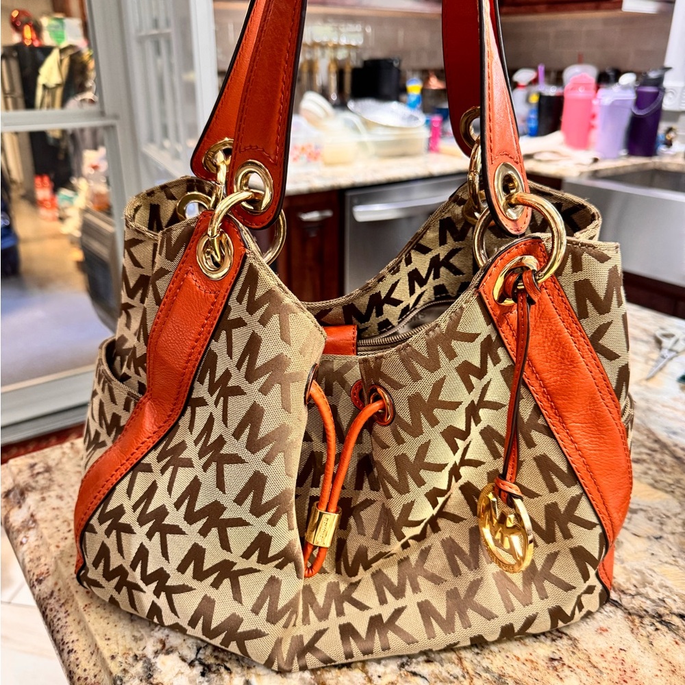 Michael Kors Ludlow Shoulder Bag